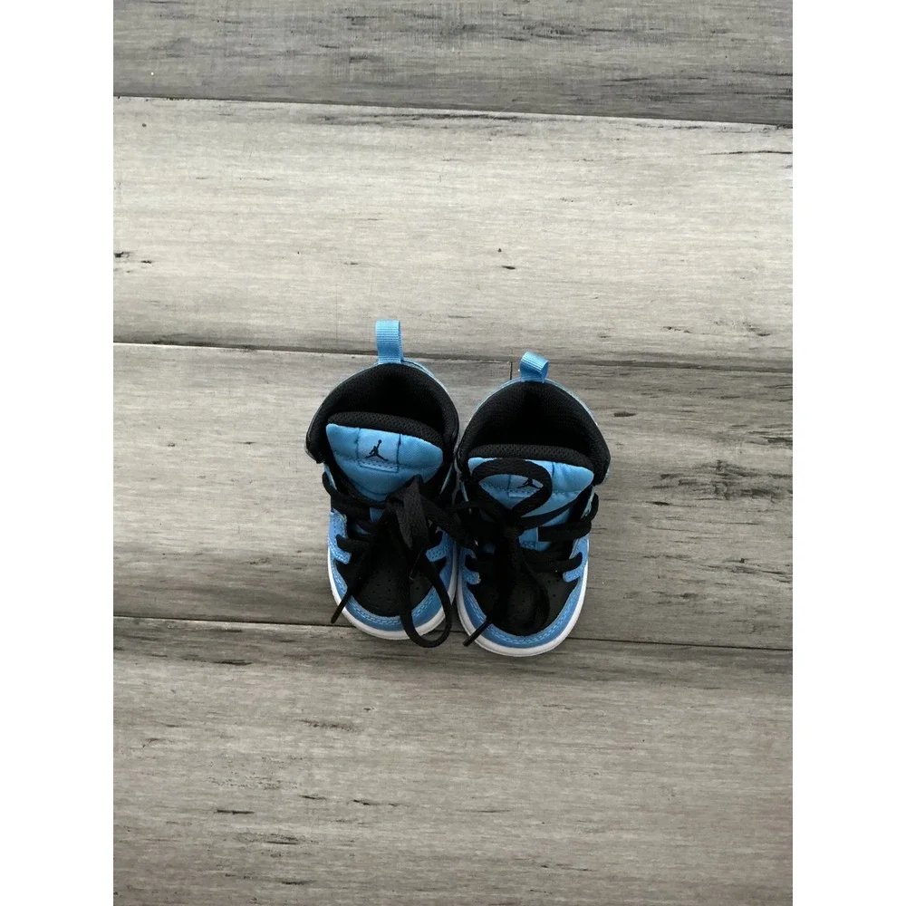 Jordan 1 Retro High OG University Blue Black Toddler Sneakers 4C DQ8425-401